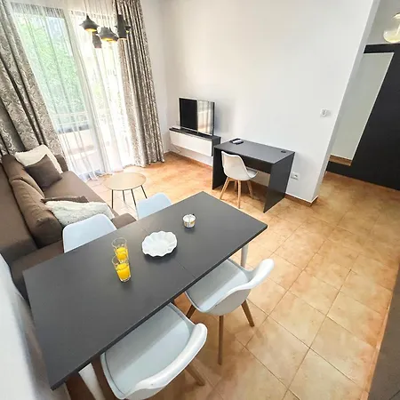 Coastal Star Haven E05 Apartment